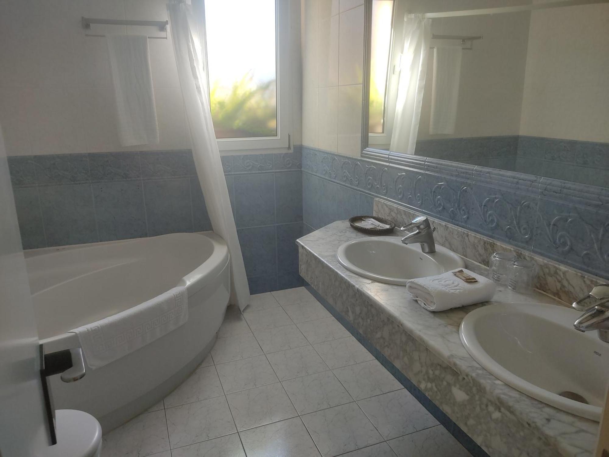 Hotel Suite Miono Castro Urdiales Exteriér fotografie